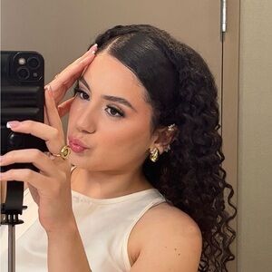 Meet your Posher, Mariana